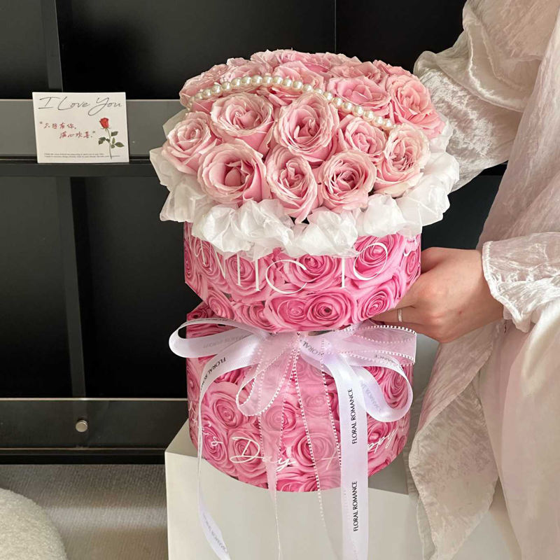 Each Bag of 4 Small Round Bouquets Packed with Cardboard Paper for Rose