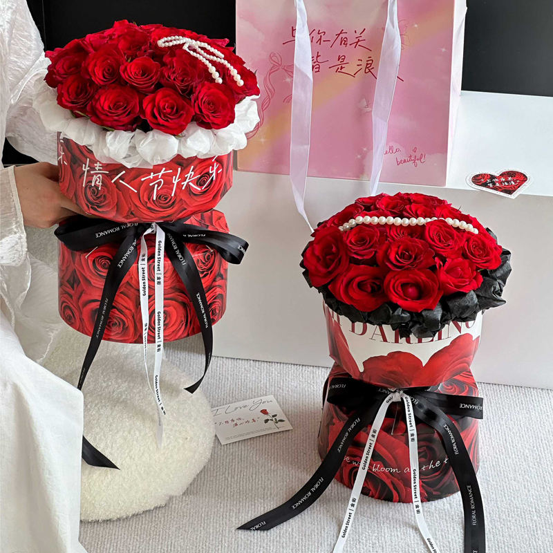 Each Bag of 4 Small Round Bouquets Packed with Cardboard Paper for Rose