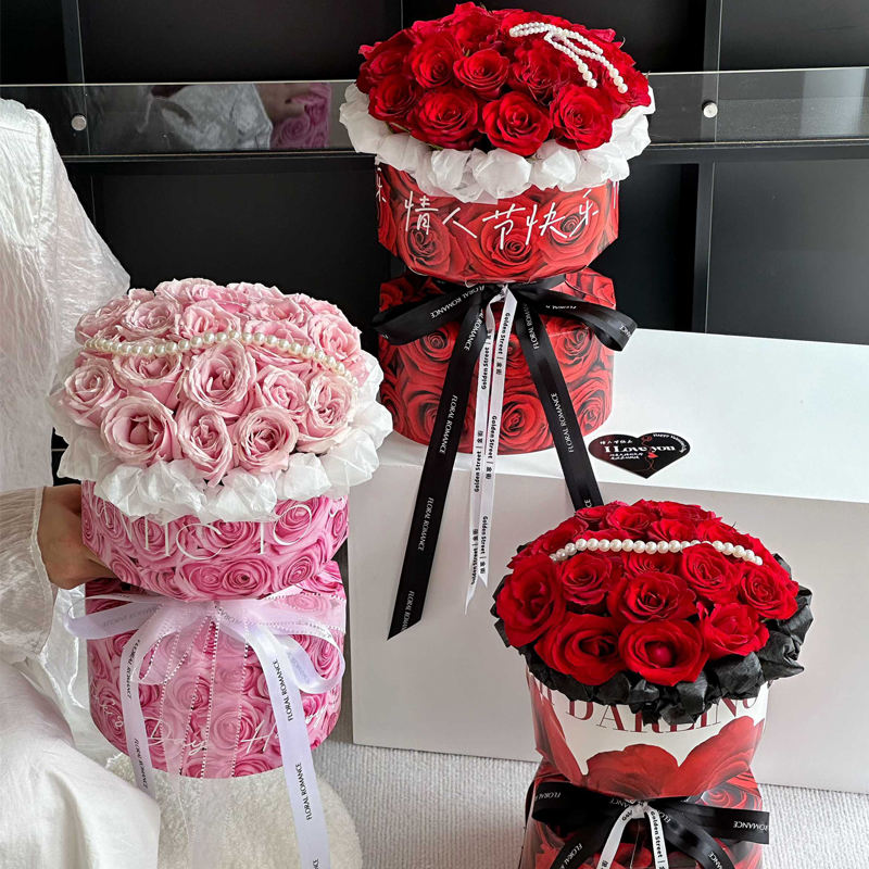 Each Bag of 4 Small Round Bouquets Packed with Cardboard Paper for Rose