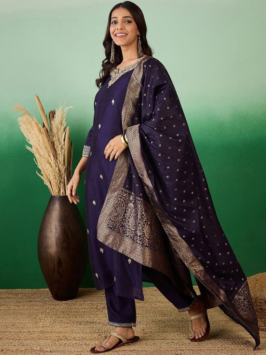 Embroidered Zari Neck kurta