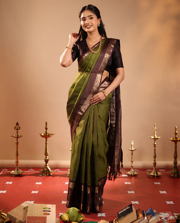Green Vasundhara Silk Saree Mesmerized