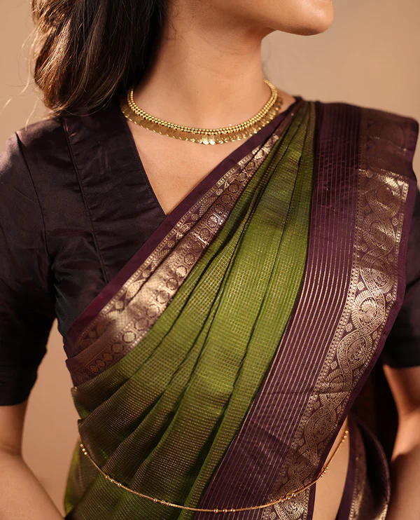 Green Vasundhara Silk Saree Mesmerized