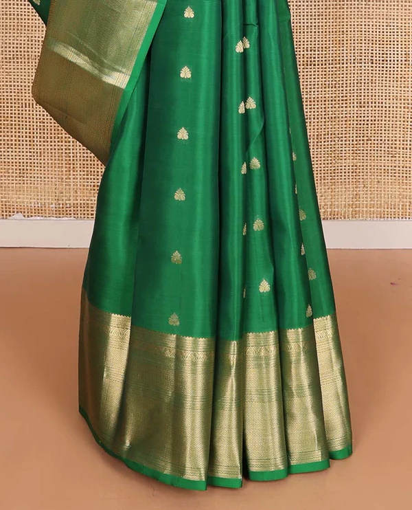 Green rettai manga buttas Vasundhara Lite Silk Mix Saree